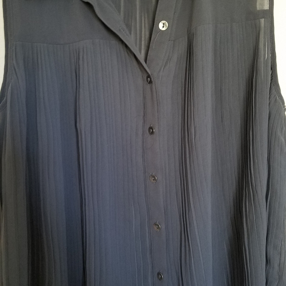 Tank - Picture 2 of 4